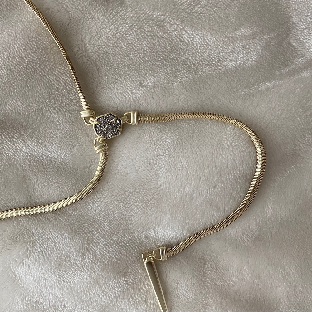 Kendra Scott necklace